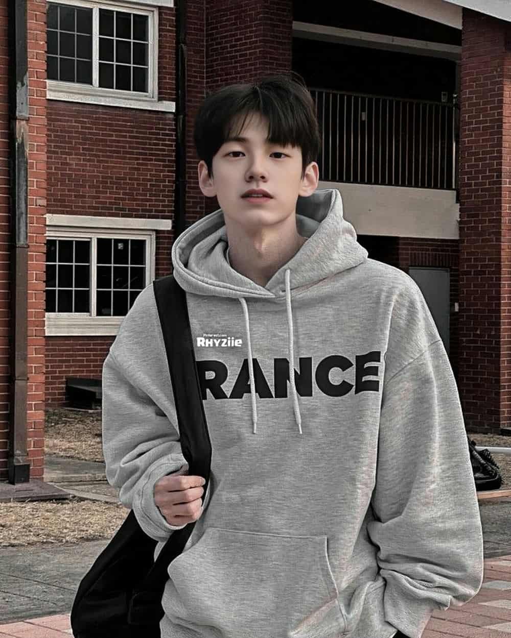 Anh trai đẹp lịch lãm