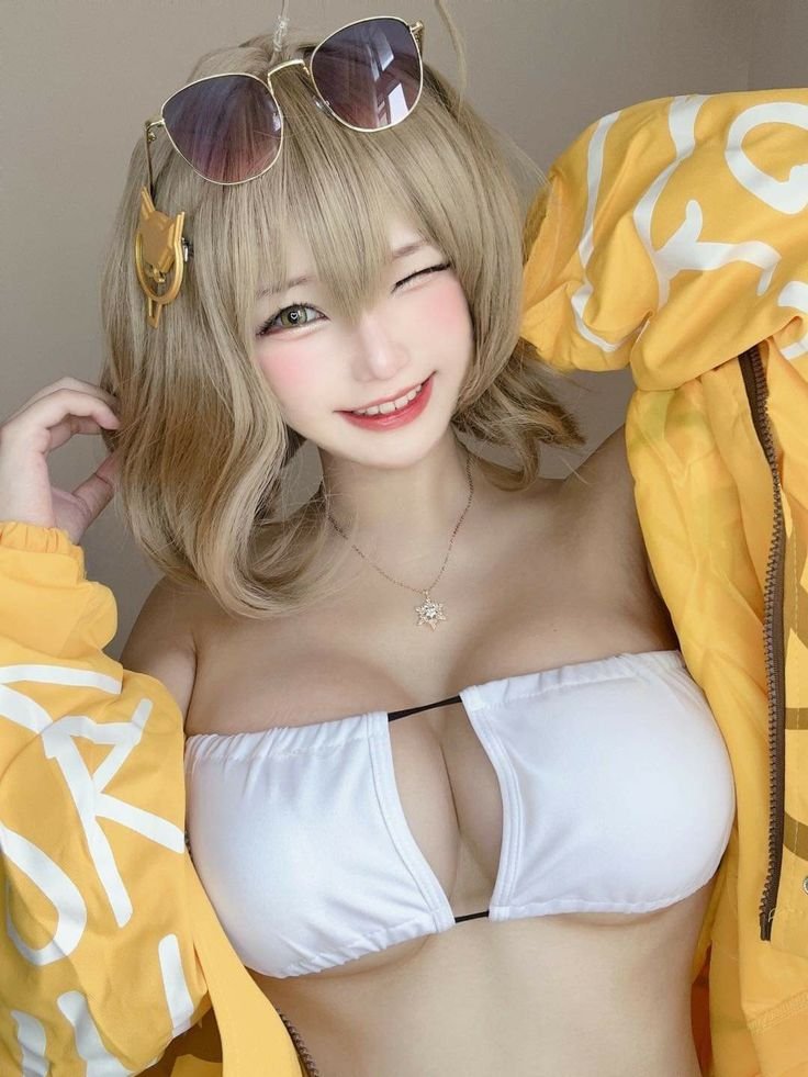 Cô gái cosplay xinh xắn