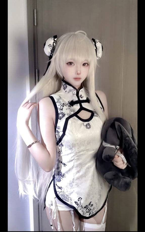 Gái xinh cosplay công chúa cổ tích