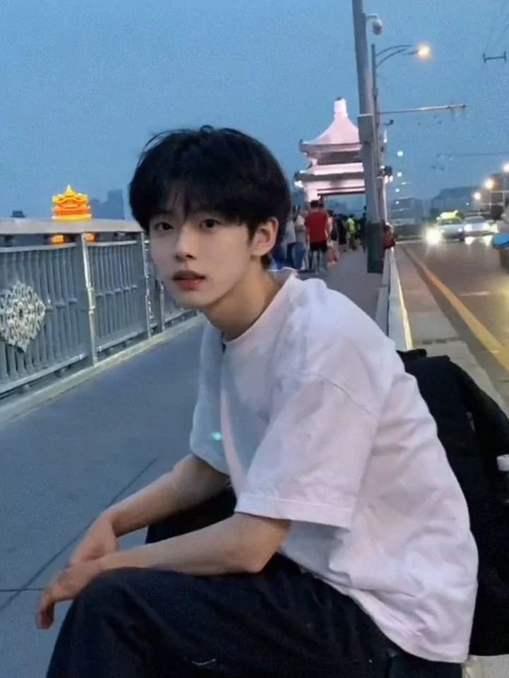 Hình trai đẹp thần thái