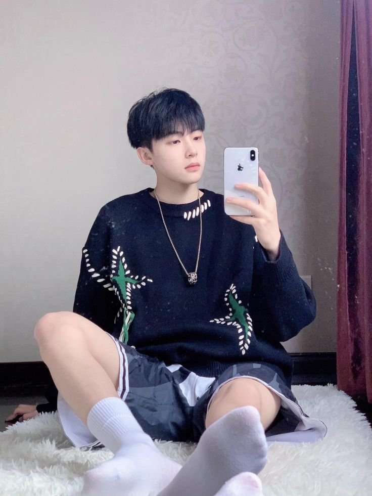 Học sinh mười bốn tuổi đọc