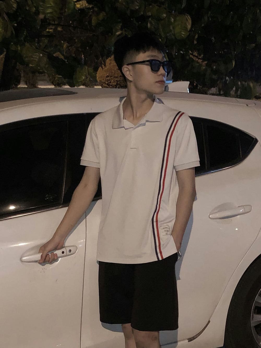 Thiếu niên lớp tám trong lớp