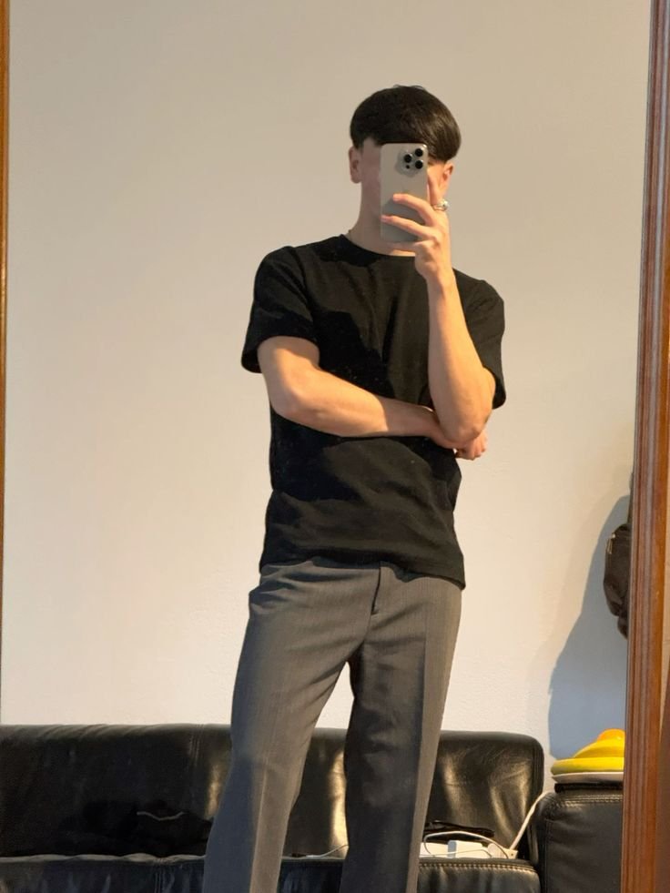 Trai đẹp che mặt style