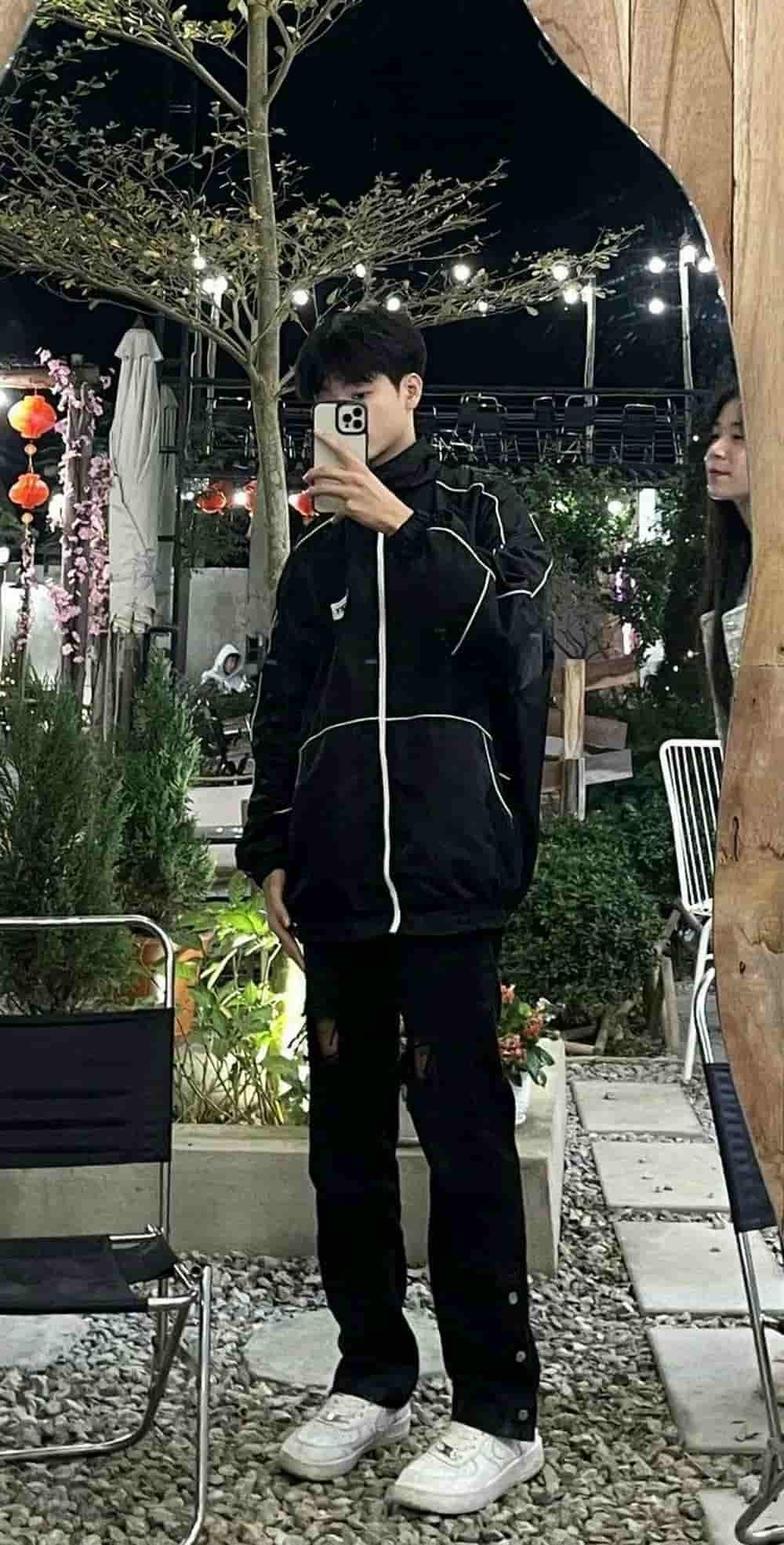 Trai đẹp che mặt tối