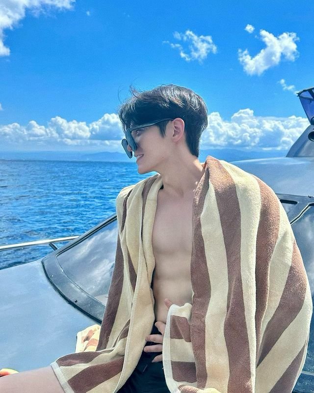 Trai đẹp sáu múi chất