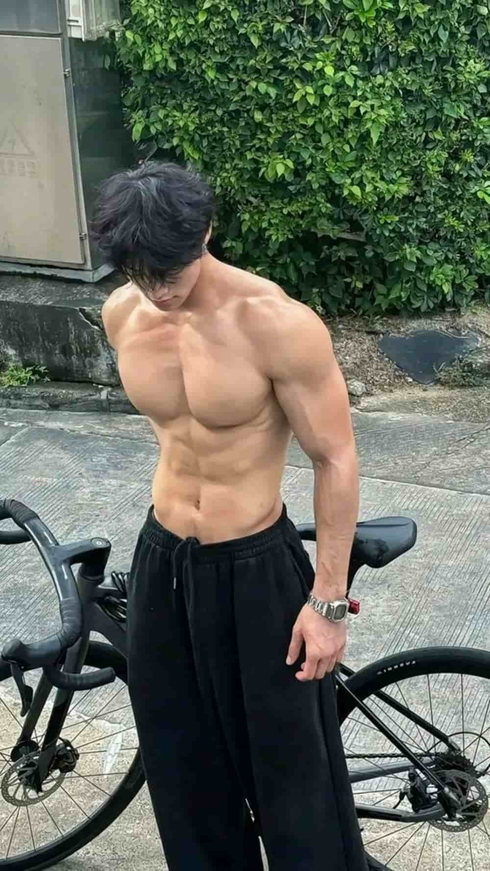 Trai đẹp sáu múi ngầu