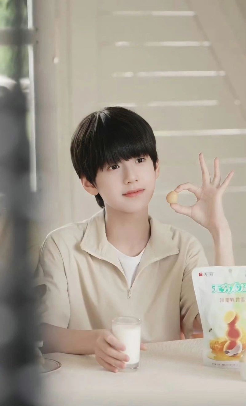 ảnh bé trai dễ thương 10 tuoi dang yeu