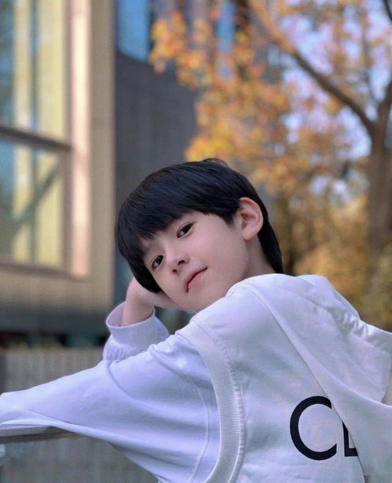 ảnh bé trai dễ thương cực cute 10 tuổi