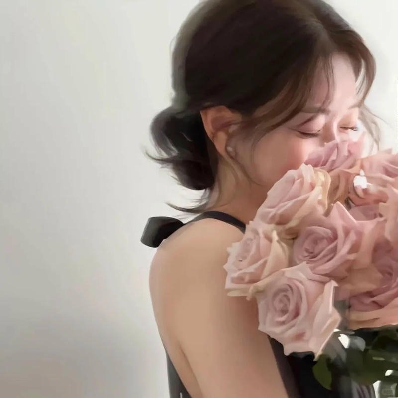 ảnh che mặt dáng ngồi mơ mộng