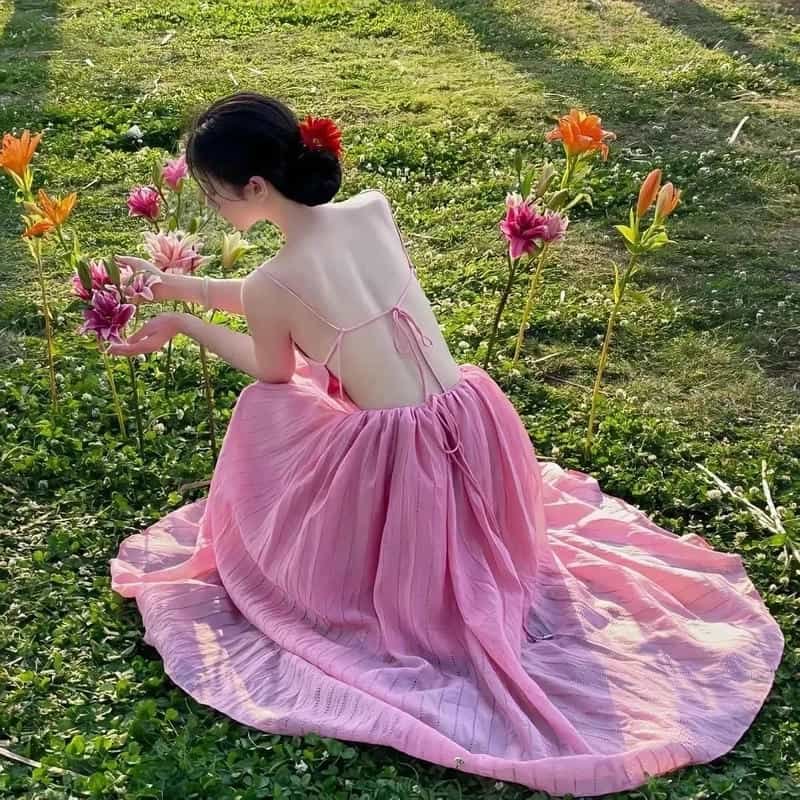 ảnh che mặt dáng nữ tính