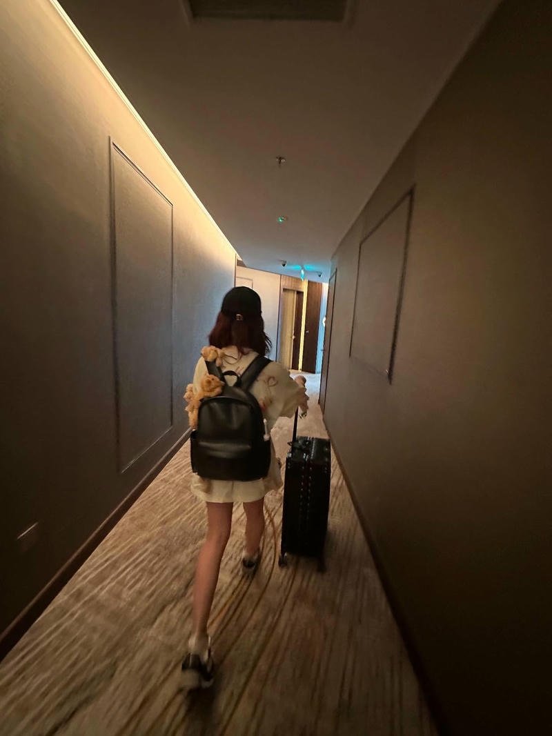 ảnh gái xinh áo trắng