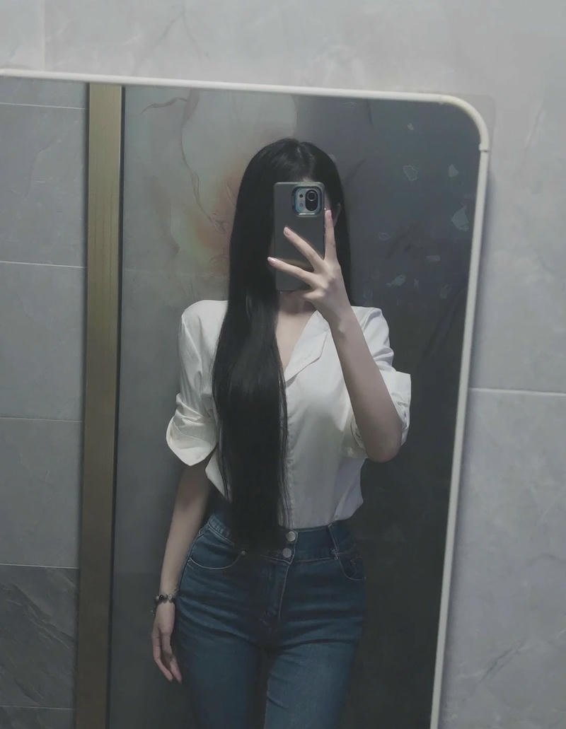 ảnh gái xinh che mặt cuốn hút