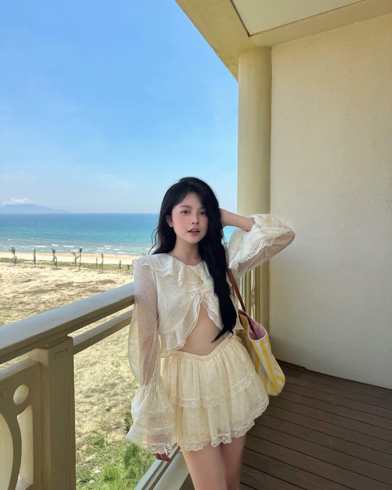 anh gai xinh mac vay ngan
