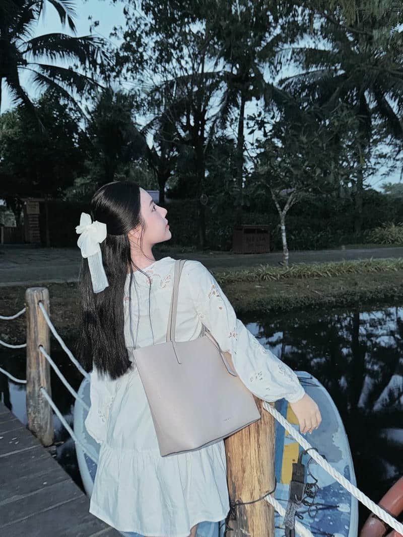 ảnh gái xinh tóc dài nhẹ nhàng