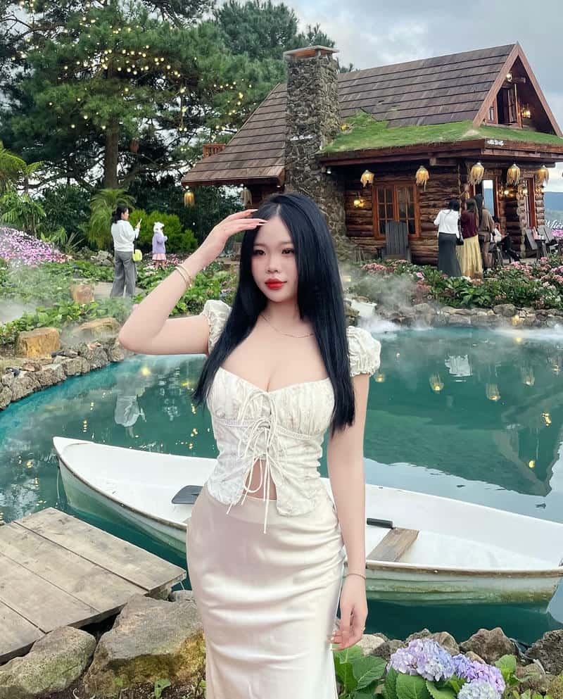 ảnh gái xinh tóc dài quyến rũ