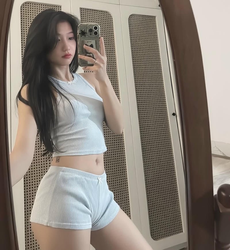 ảnh gái xinh tóc dài trong sáng