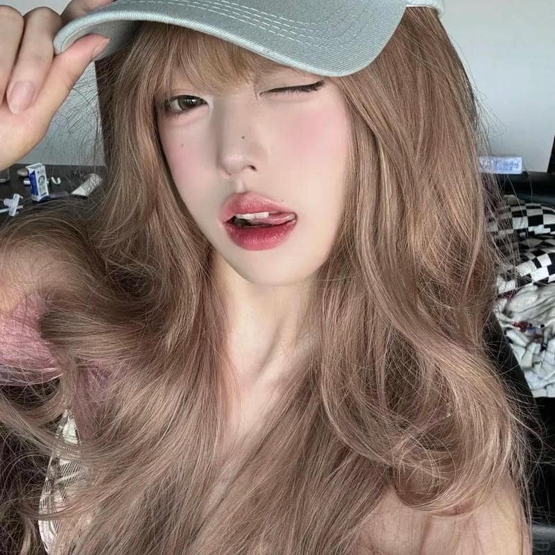 ảnh gái xinh tóc xoăn dài