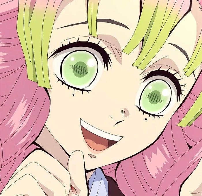 ảnh mitsuri đầy năng lượng