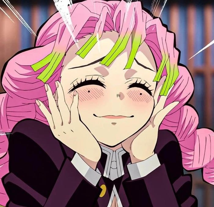 ảnh mitsuri sử dụng vũ khí