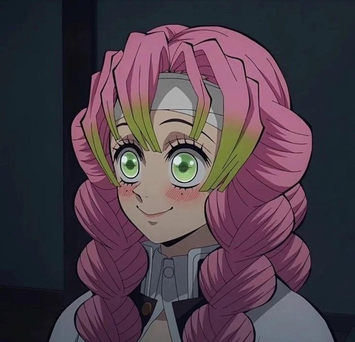 ảnh mitsuri với đồng đội