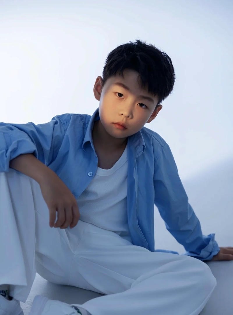 ảnh trai đẹp 10 tuổi phong cách