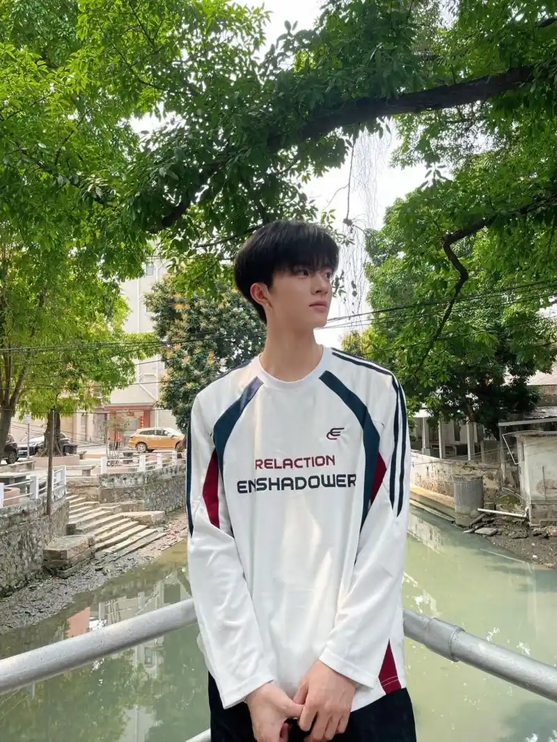 ảnh trai đẹp 14 tuổi tóc undercut