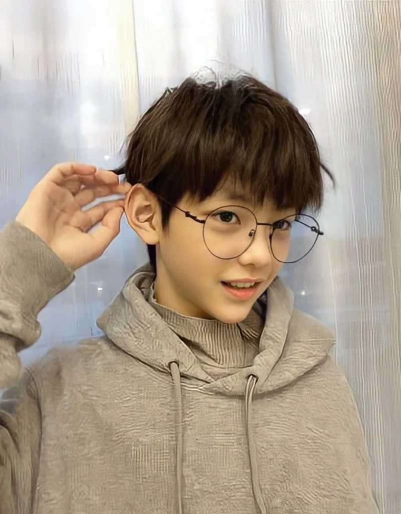 bé trai 10 tuổi dễ thương rất cute