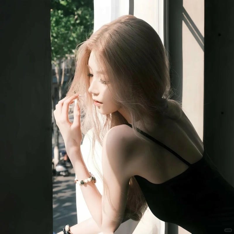 gái đẹp tóc dài che mặt