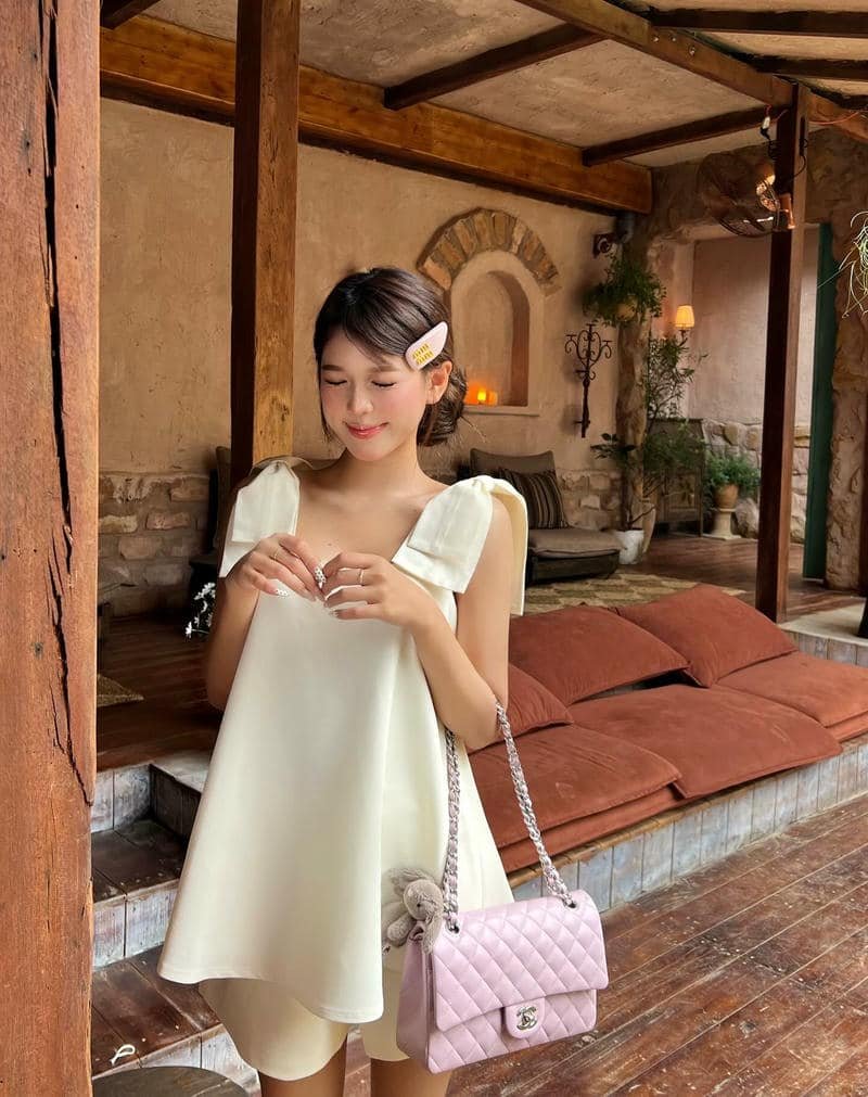 gái mặc váy ngắn