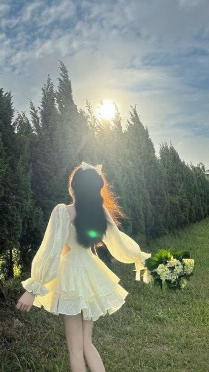 gái xinh che mặt cute