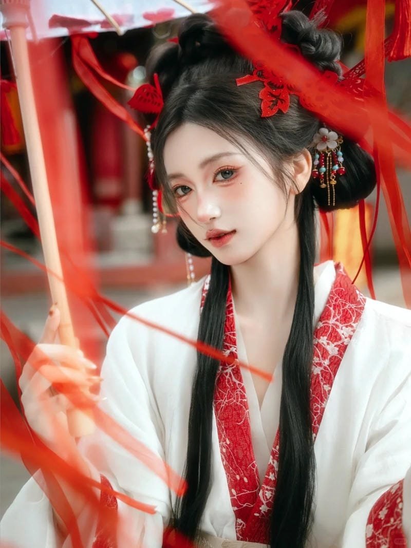 gái xinh cosplay cổ trang