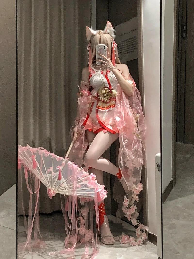 gái xinh cosplay cosplay game