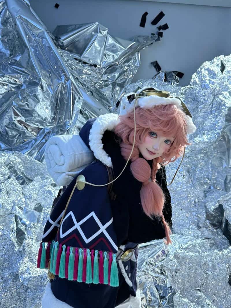 gái xinh cosplay mơ mộng
