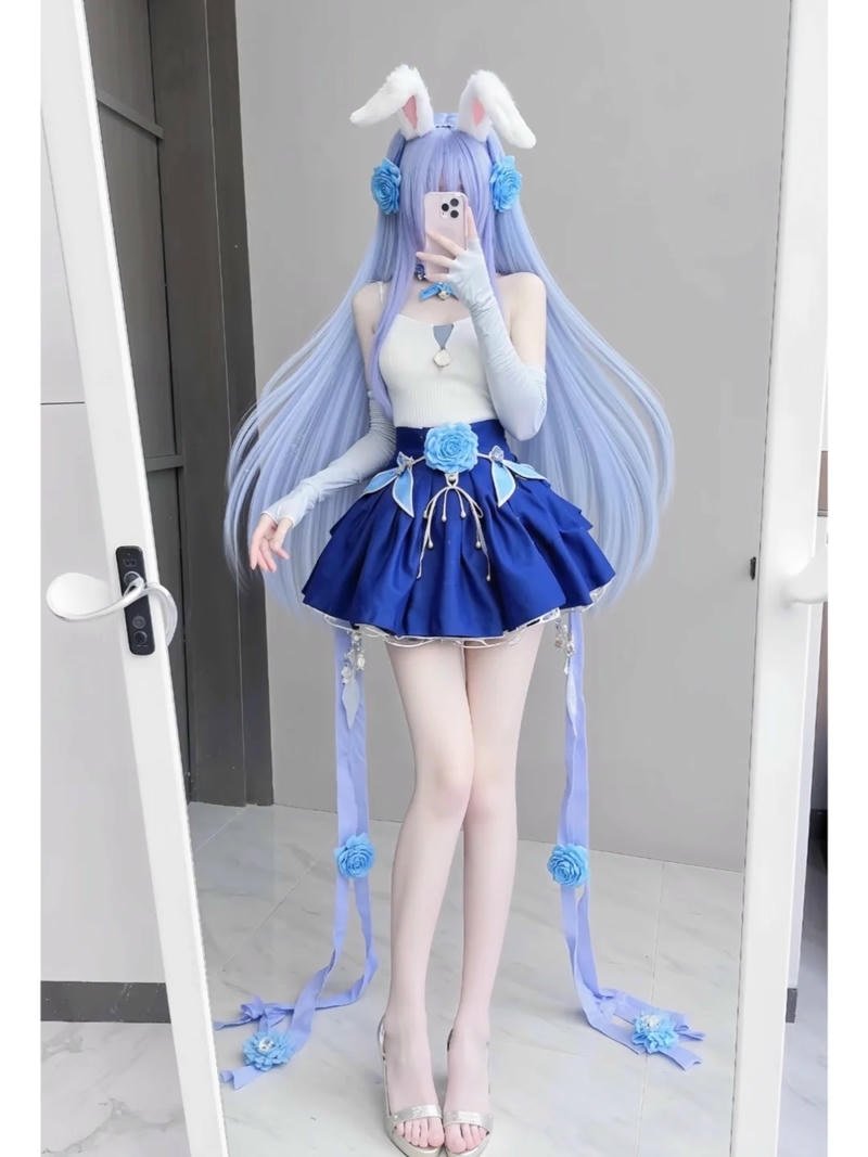 gái xinh cosplay mỏng manh