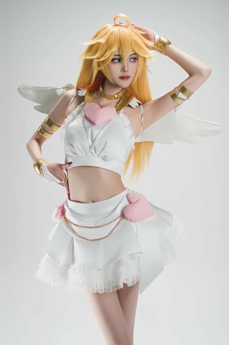 gái xinh cosplay nữ thần