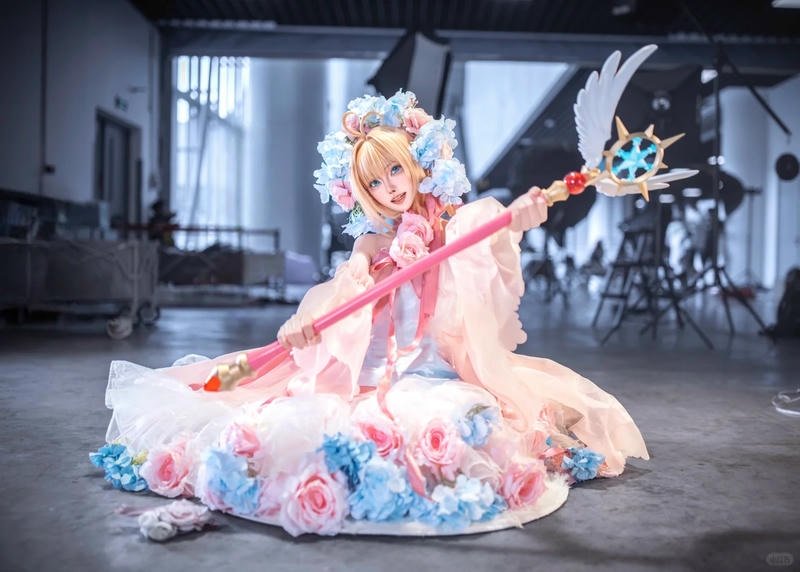 gái xinh cosplay rực rỡ