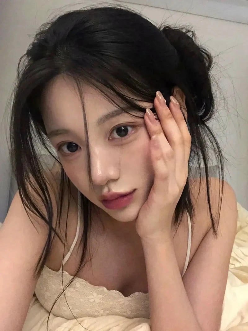 gái xinh hàn quốc ánh nhìn cuốn hút