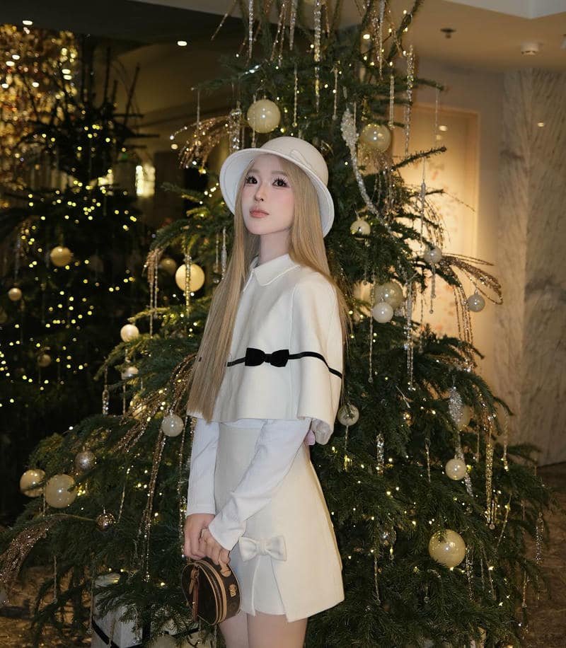 gái xinh mặc váy công sở