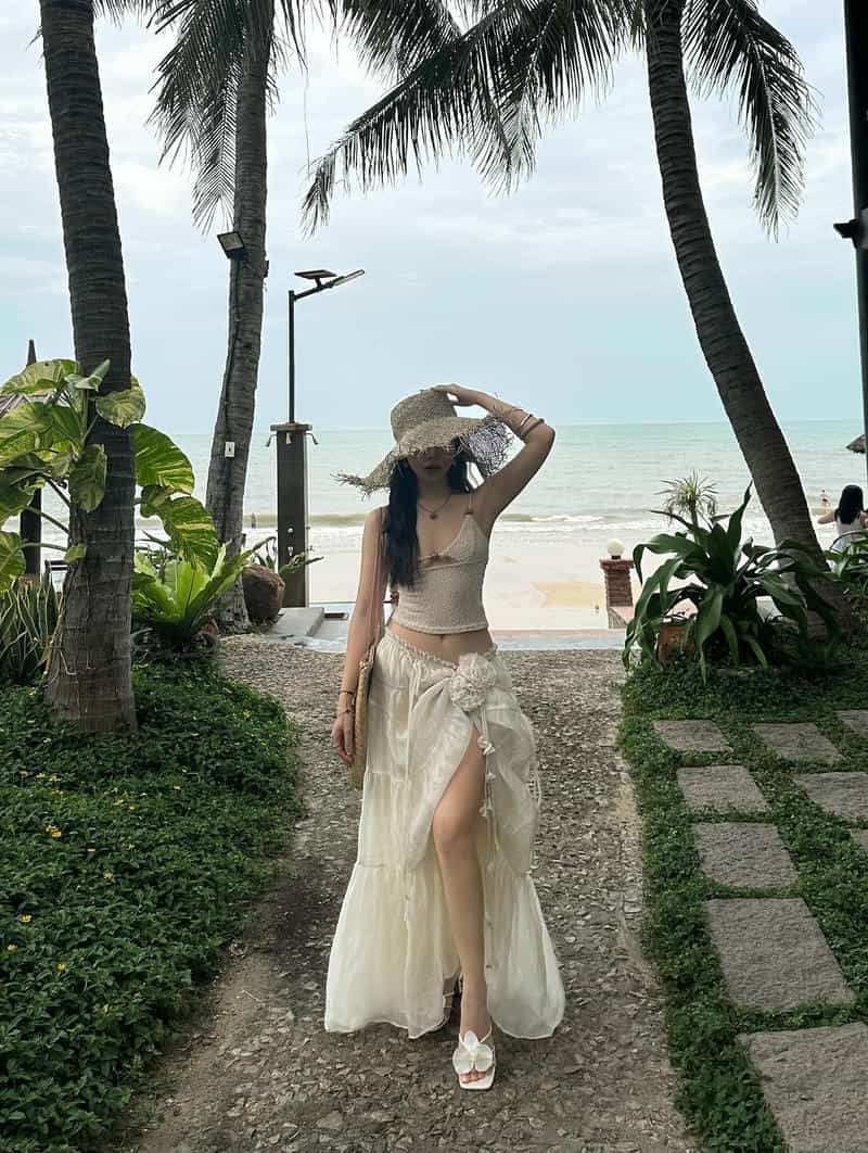 gái xinh mặc váy gợi cảm