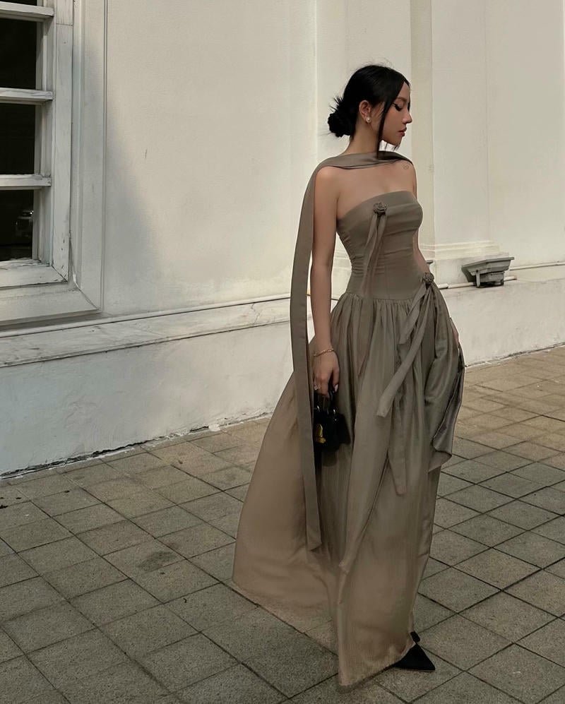 gái xinh mặc váy quyến rũ