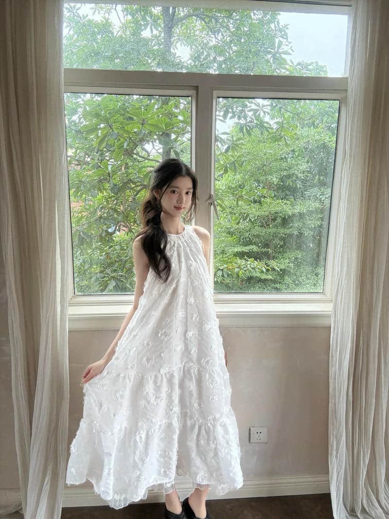 gái xinh mặc váy thanh lịch