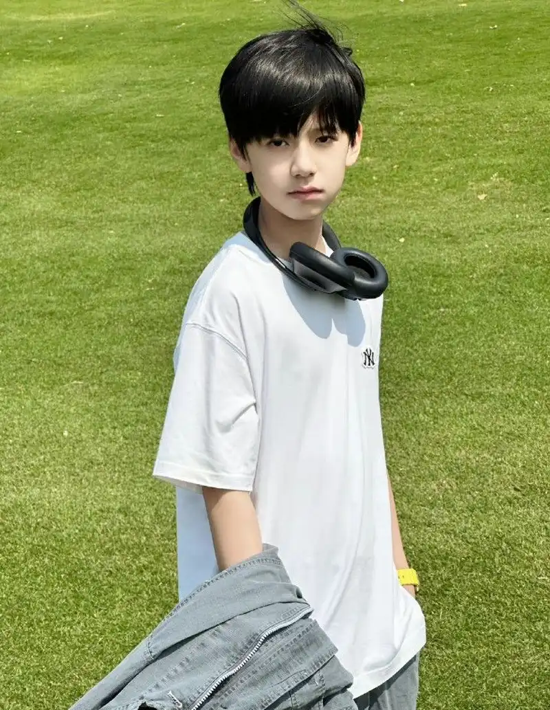 hinh trai dep 10 tuoi de thuong cute
