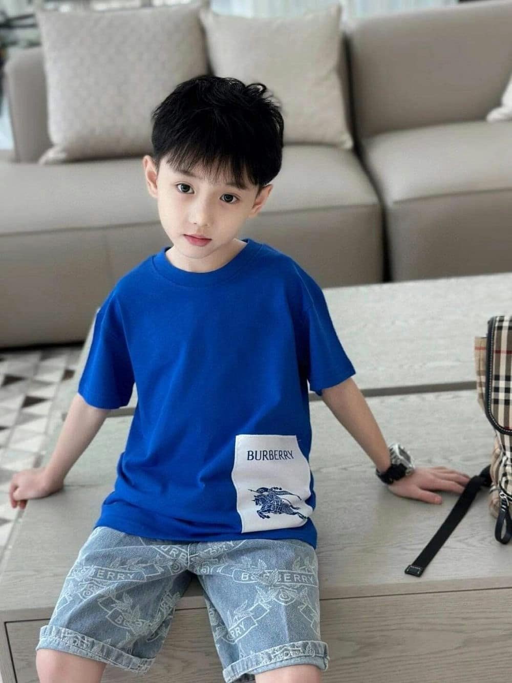 Ảnh bé trai đẹp 9 tuổi