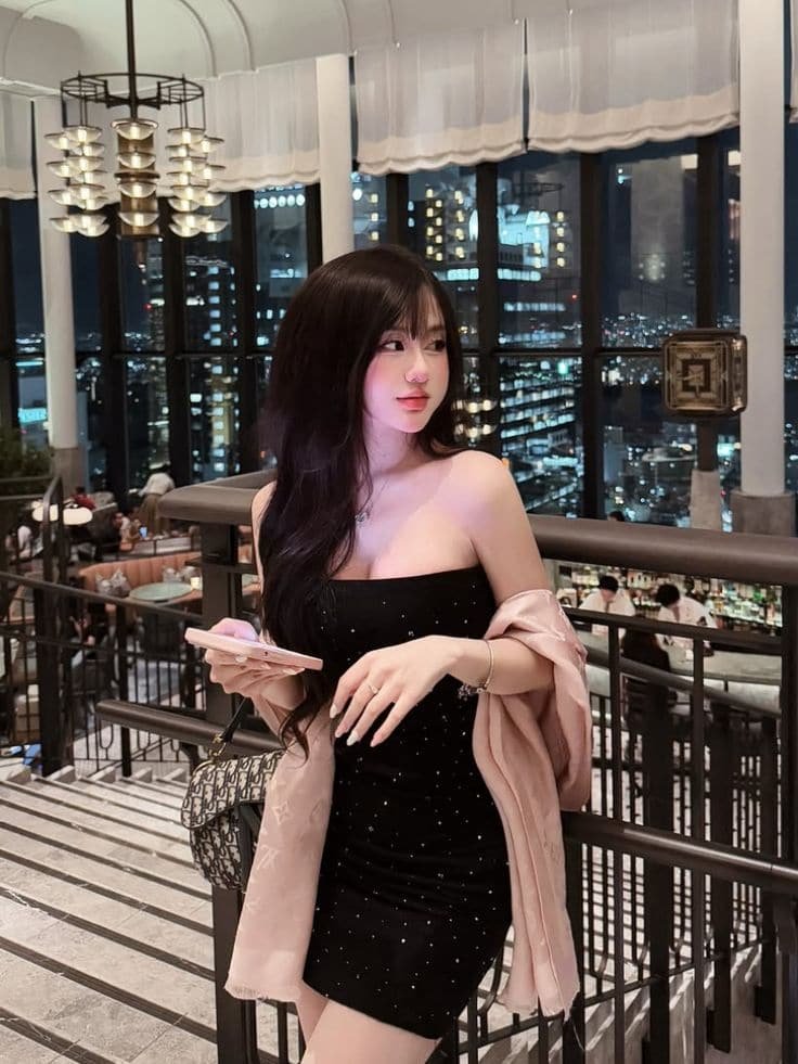 Ảnh gái xinh da trắng cuốn