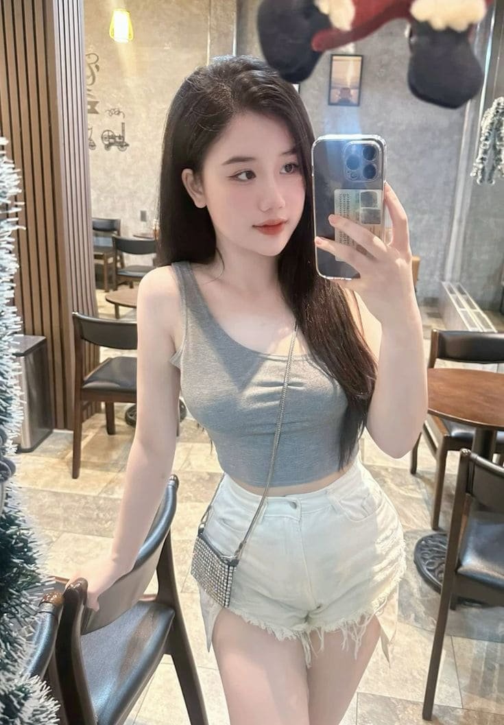 Ảnh gái xinh da trắng sáng