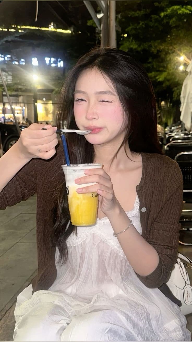 Cô gái 2k6 dễ mến