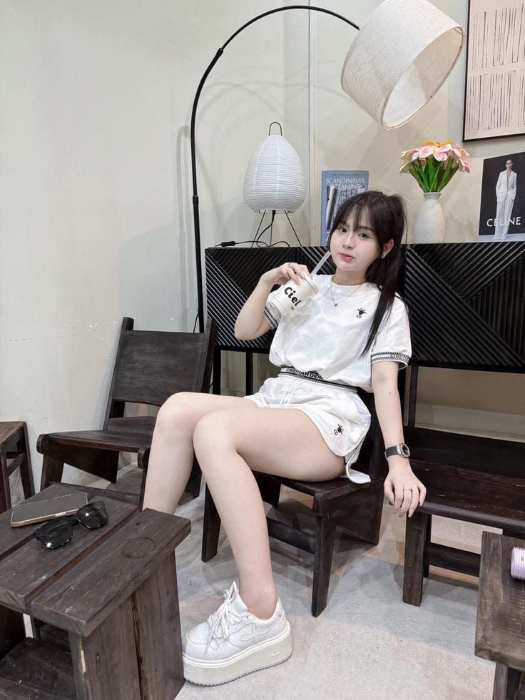 Cô gái 2k9 dễ mến