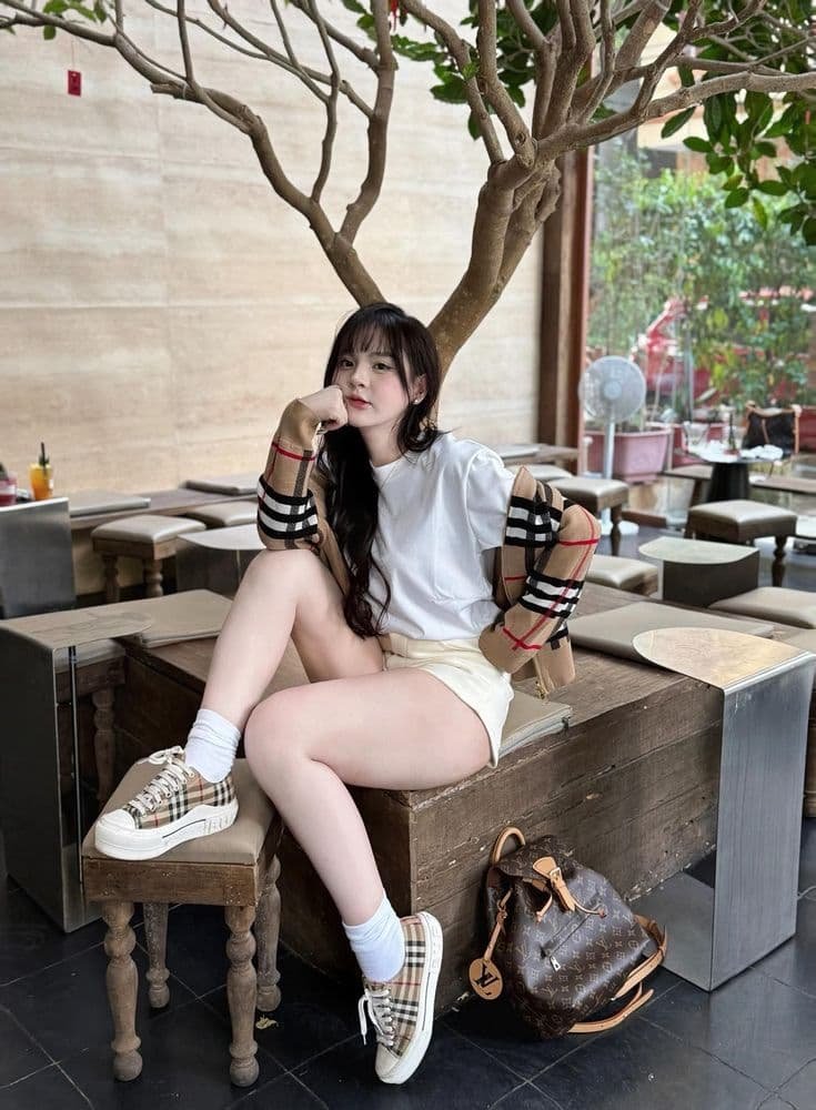 Cô nàng 2k9 xinh xắn