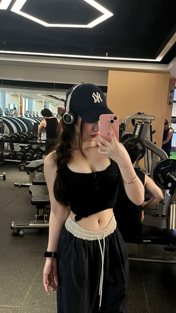 Cô nàng tập gym nổi bật