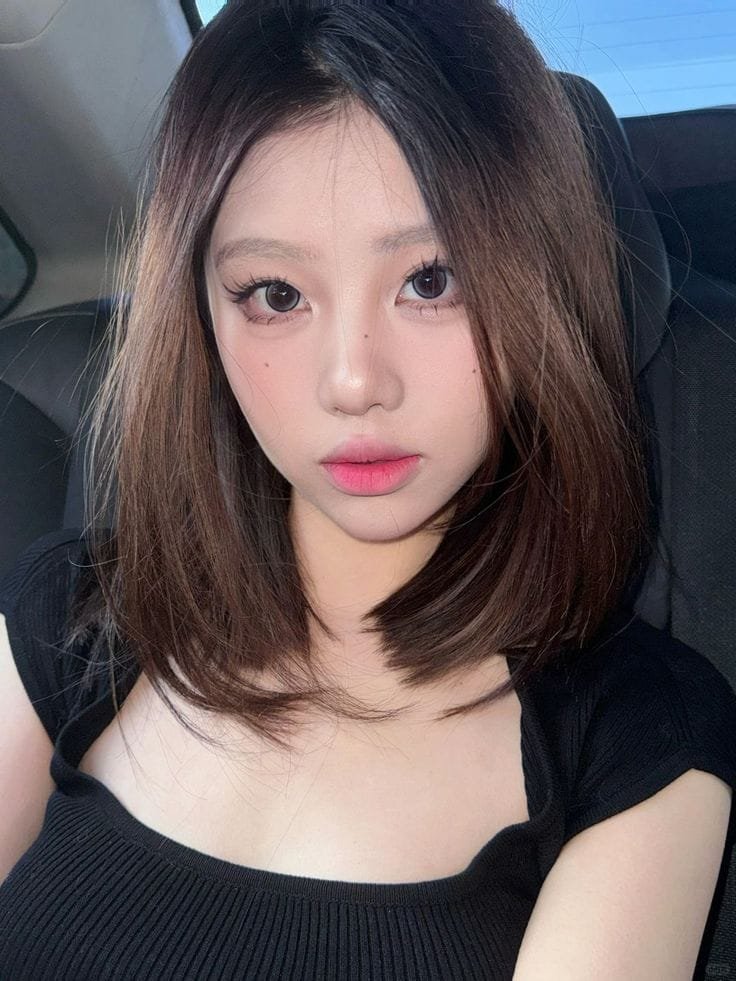 Cô nàng tóc ngắn xinh